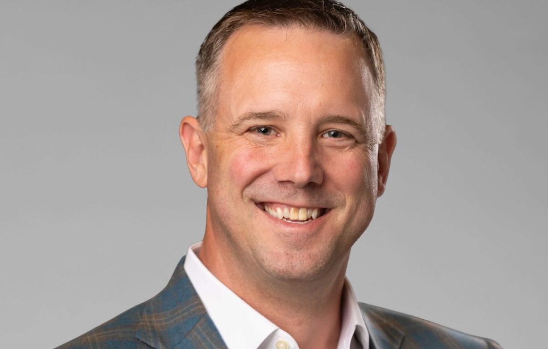 Adam Echter headshot